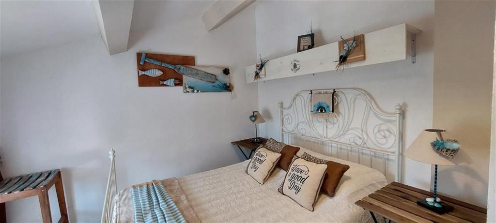 Villa T3 A 10' De Cassis - Piscine Privee Et Cuisine D'Ete Exterieure Carnoux-en-Provence Eksteriør bilde