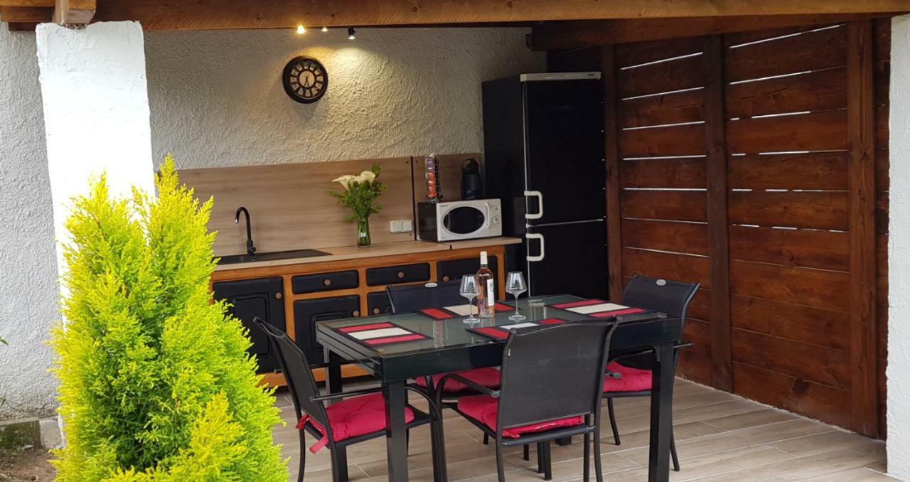 Villa T3 A 10' De Cassis - Piscine Privee Et Cuisine D'Ete Exterieure Carnoux-en-Provence Eksteriør bilde