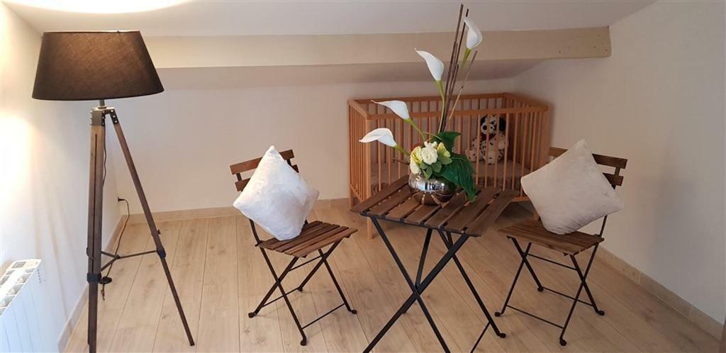 Villa T3 A 10' De Cassis - Piscine Privee Et Cuisine D'Ete Exterieure Carnoux-en-Provence Eksteriør bilde